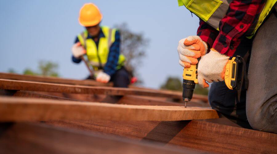 Expert Emergency Roof Repairs services in Holstein, NE